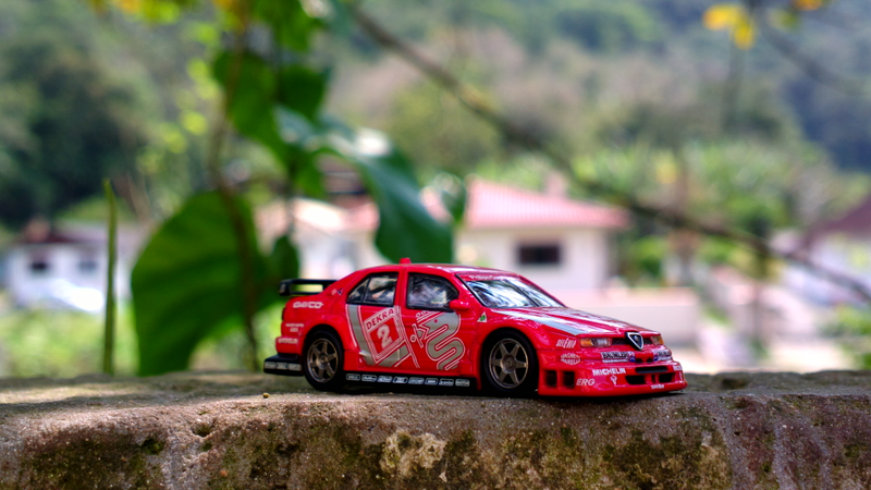 Illustration for article titled Celebratory Kyosho DTM Alfa Romeo 155 V6